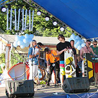 Festyn w Dąbiu czyli wesołe skakanie, maj 2010